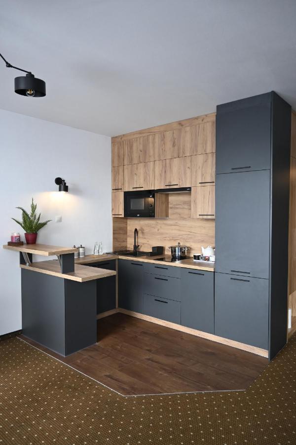 Aparthotel Legnica - Apartamenty Z Aneksem Kuchennym Exterior foto