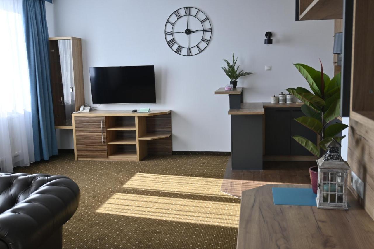 Aparthotel Legnica - Apartamenty Z Aneksem Kuchennym Exterior foto